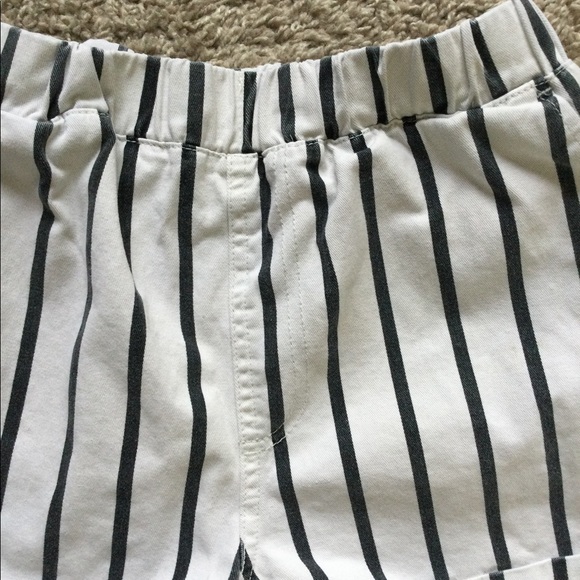 Forever 21 Shorts - Picture 5 of 13
